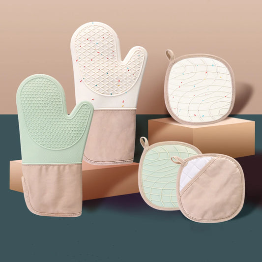 Silicone Oven Mitts Set – Heat-Resistant, Non-Slip Microwave Gloves with Pan Mats for Baking, Cooking & BBQ